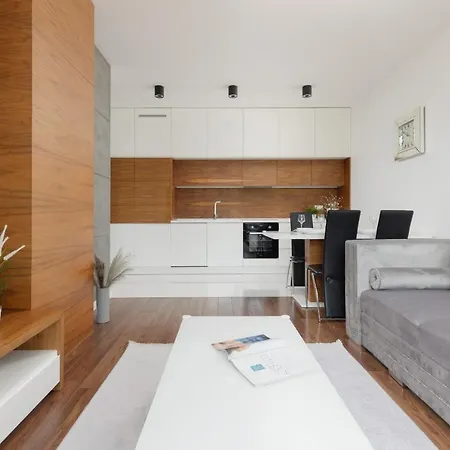 Silver Glam In Wilanow By Renters * 华沙