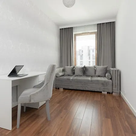 Silver Glam In Wilanow By Renters Warschau